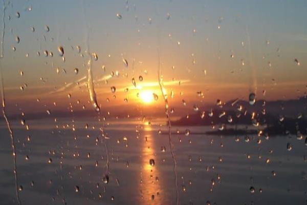 Semana com sol, calor e tardes com chuva e temporais de verão