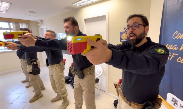 PRF/SC adota nova geração de armas elétricas