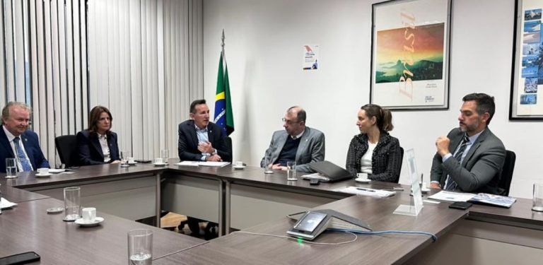 Presidente da Câmara acompanha prefeita em agenda em Brasília sobre implantação da ZPE na Serra Catarinense