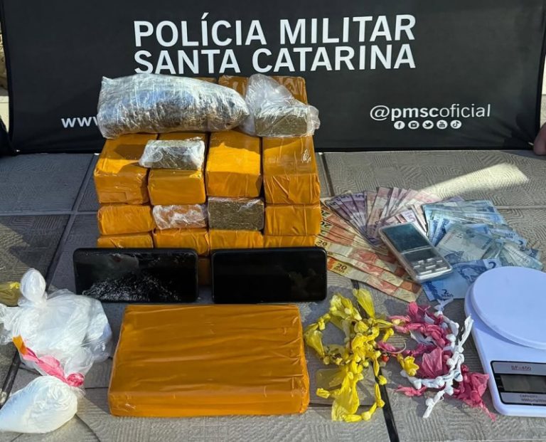 Muita maconha, cocaina e crack para venda no Morro Grande