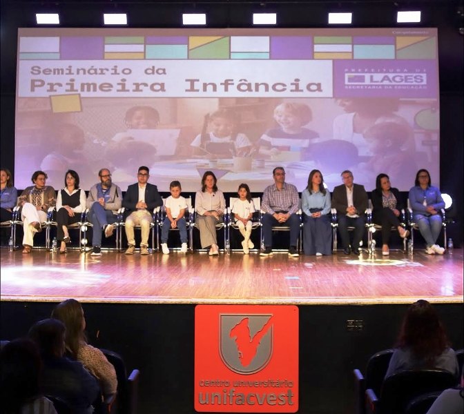 Unifacvest na abertura do 8º Seminário da Primeira Infância
