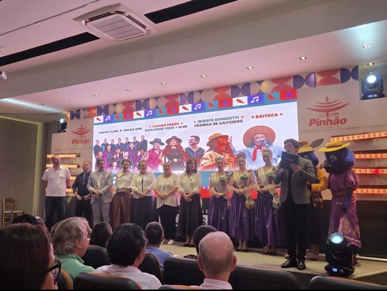 Evento dos 100 dias para a 36ª Festa Nacional do Pinhão antecipou shows de abertura