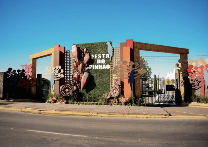 Na Serra, portal festa